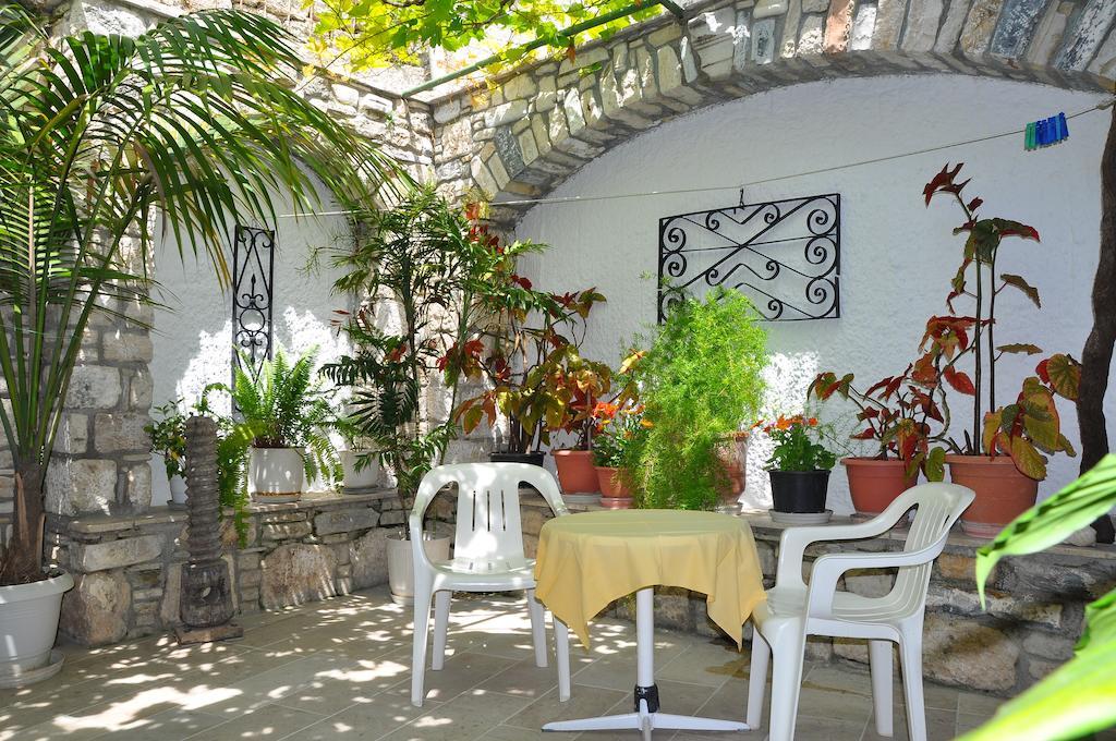 Remezzo Hotel & Studios Pythagoreio  Exterior photo